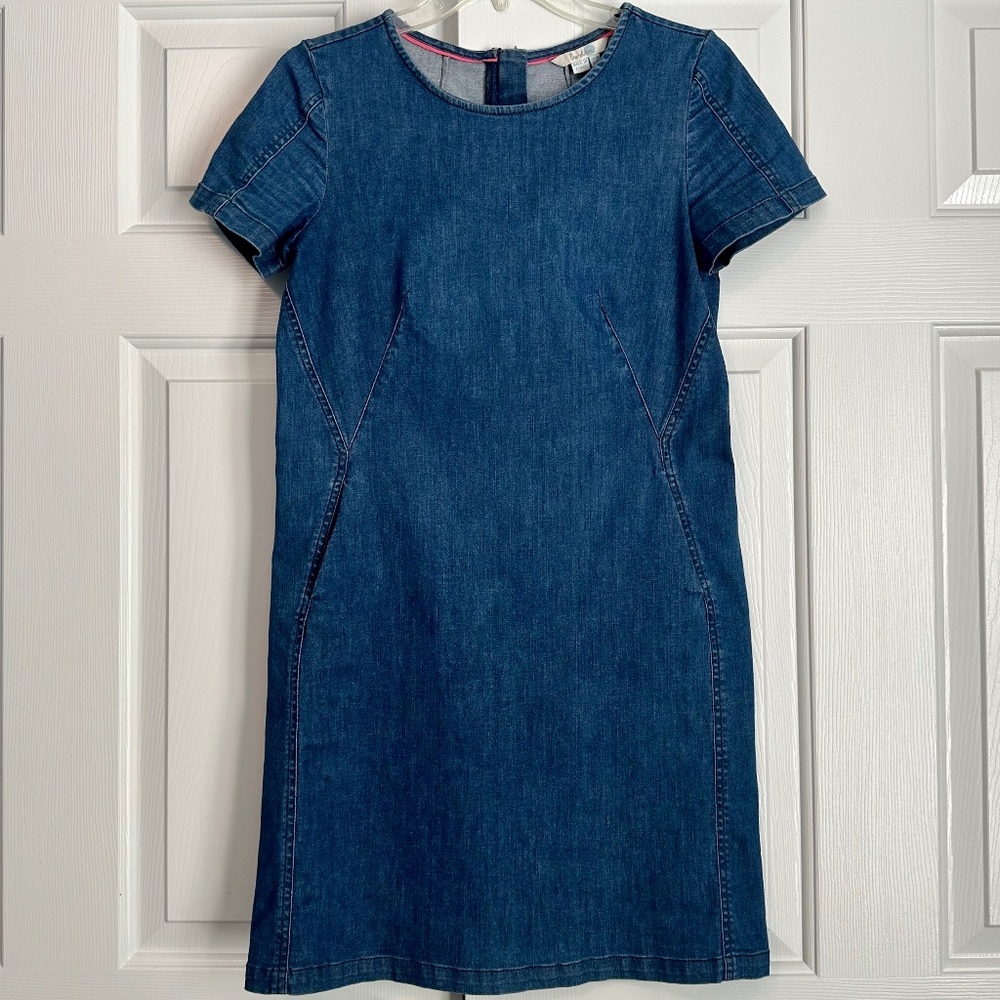 Boden Denim Above Knee Short sleeve Shift Dress Fits Like a Size 4